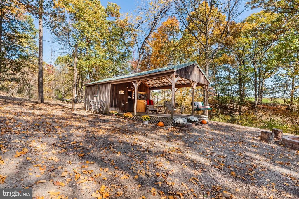 105 Woods Rd, NEWVILLE PA NEWVILLE Cabin Homes For Sale