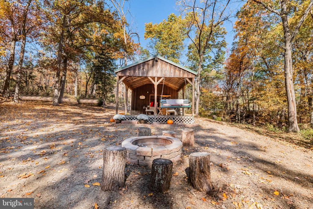 105 Woods Rd, NEWVILLE PA NEWVILLE Cabin Homes For Sale