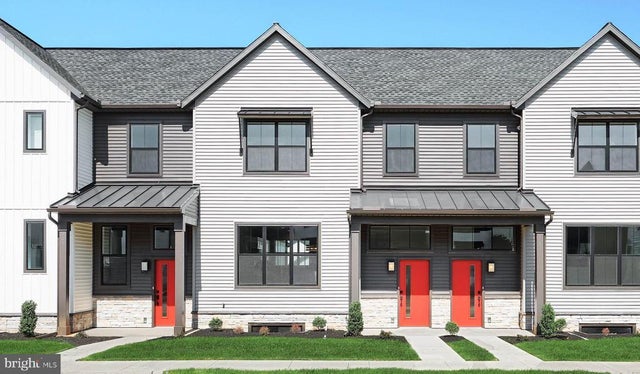 111 Madison Dr, Mechanicsburg