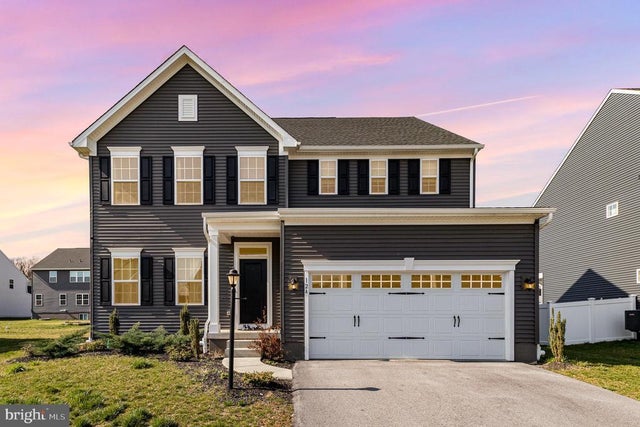 124 Coopers Hawk Dr, Mechanicsburg