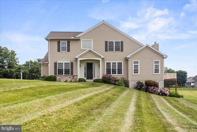 427 Carmella Dr, Mechanicsburg