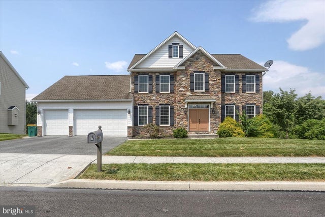 482 Adam Ln, Mechanicsburg