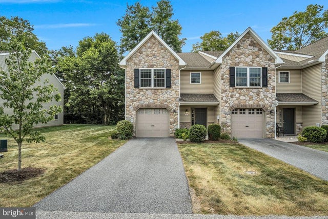 343 Melbourne Ln, Mechanicsburg