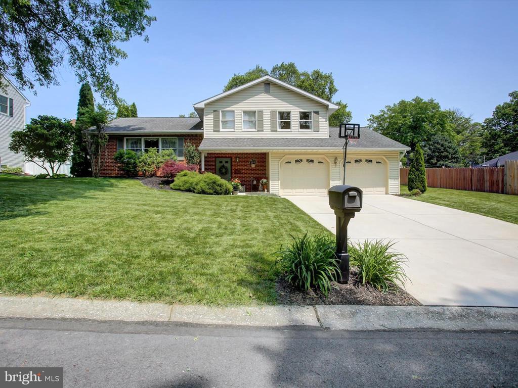 922 Willshire Dr, MECHANICSBURG