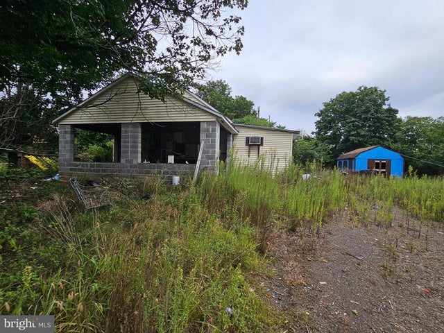 242 Campground Rd, Carlisle