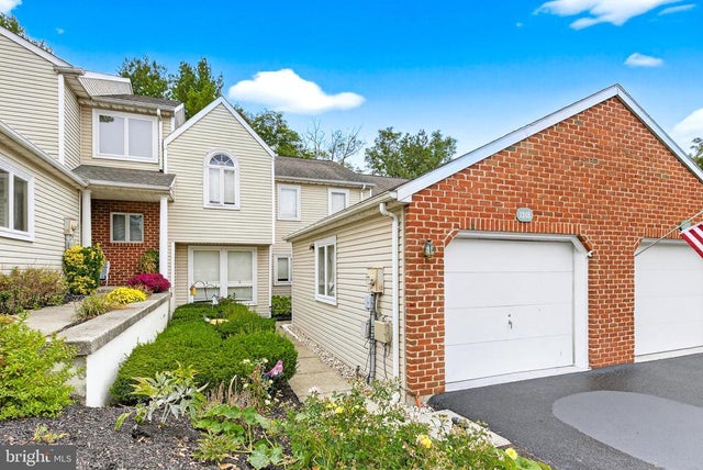 1248 Summitview Ct, New Cumberland