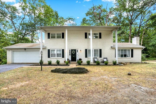 105 Hickory Road, Carlisle