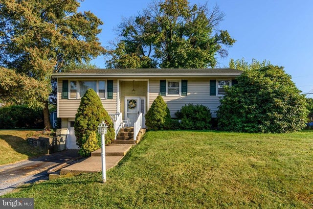 3 Pocono Drive, Mechanicsburg