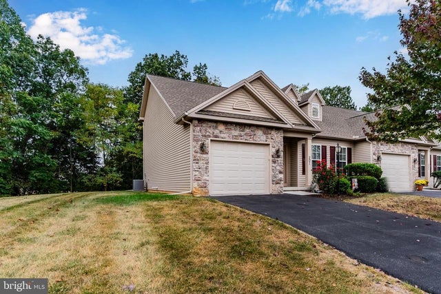 201 Stonehedge Dr, Carlisle