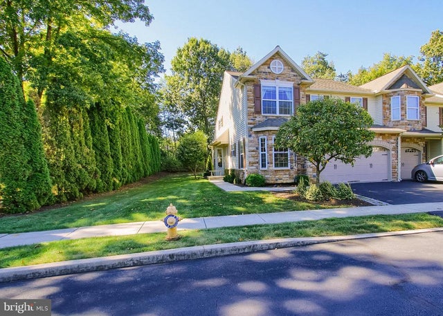 101 Pin Oak Court, Mechanicsburg