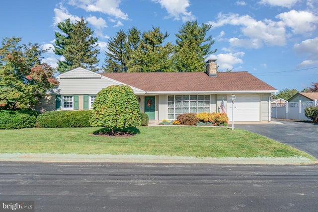 13 Greenway Drive, Mechanicsburg