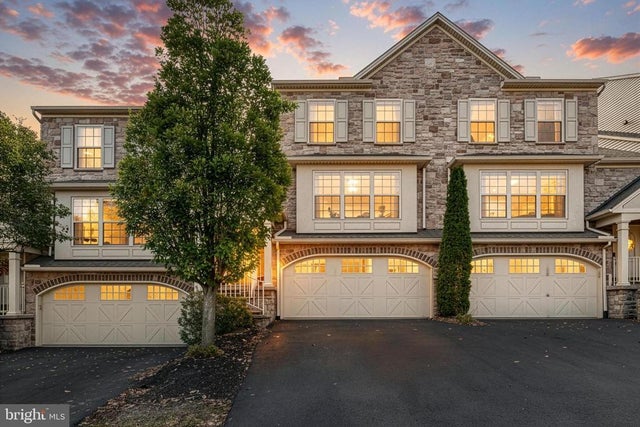 497 Nursery Dr N, Mechanicsburg