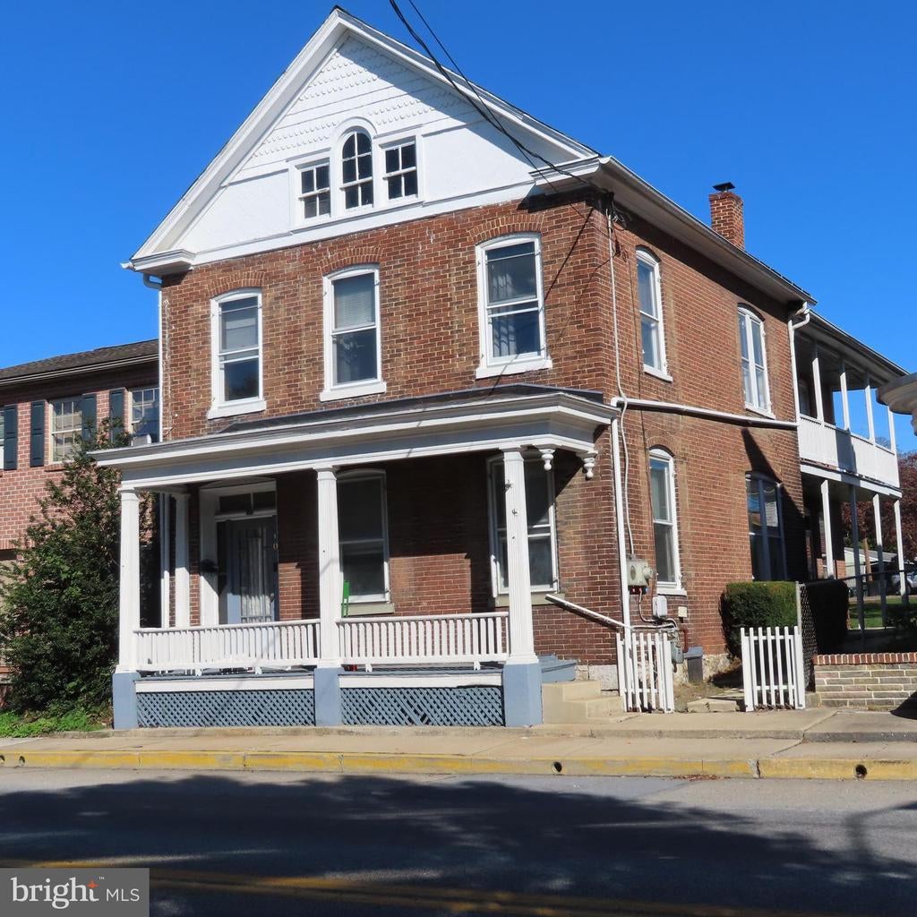 103 N Earl Street St, SHIPPENSBURG