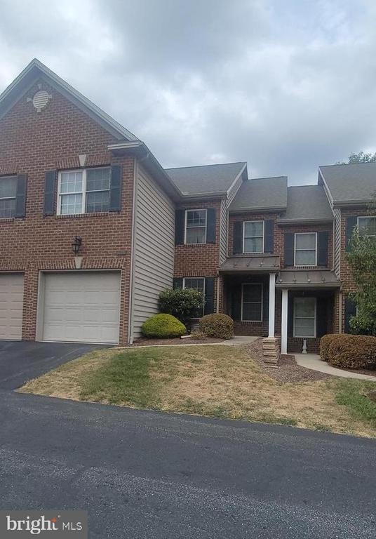 5295 Winthrop Ave, Mechanicsburg