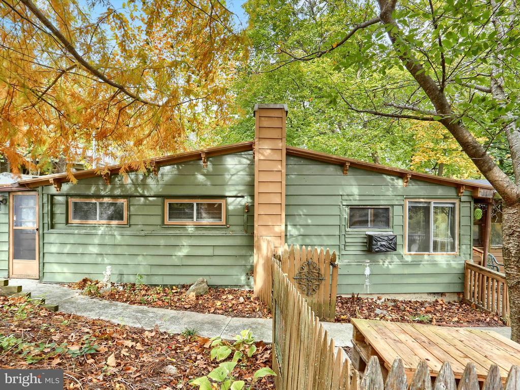 5681 Creekview Rd, MECHANICSBURG