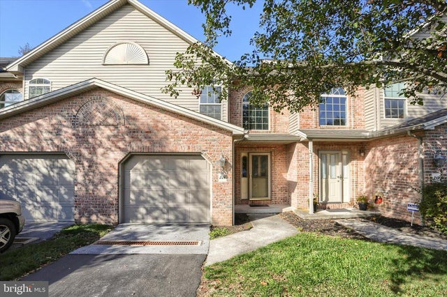 221 W Locust St, Enola