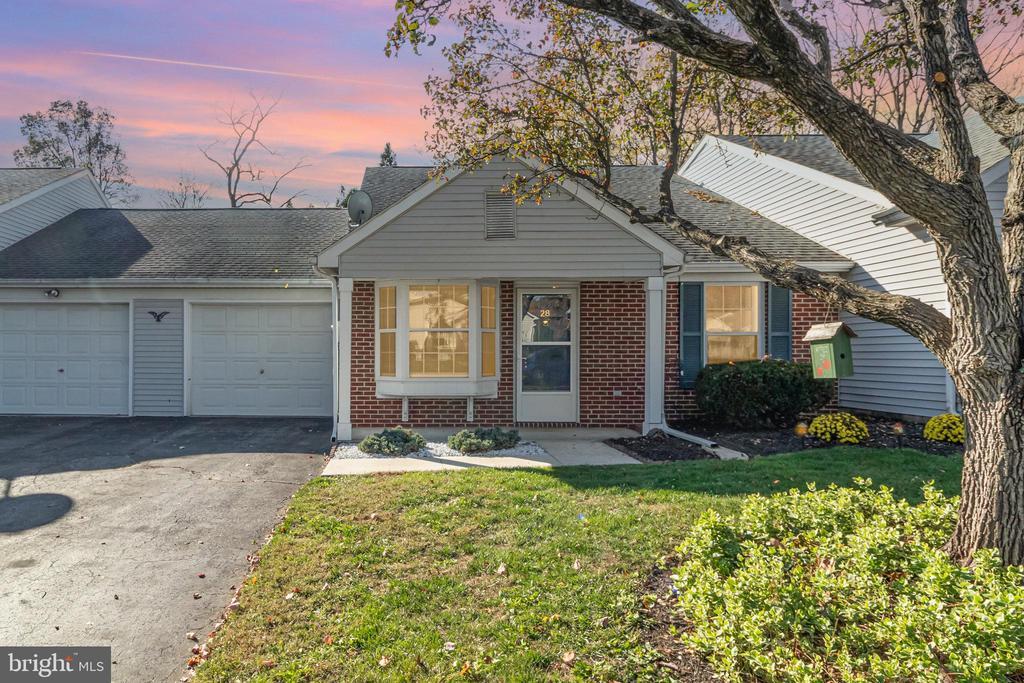 28 Fieldcrest Dr, MECHANICSBURG