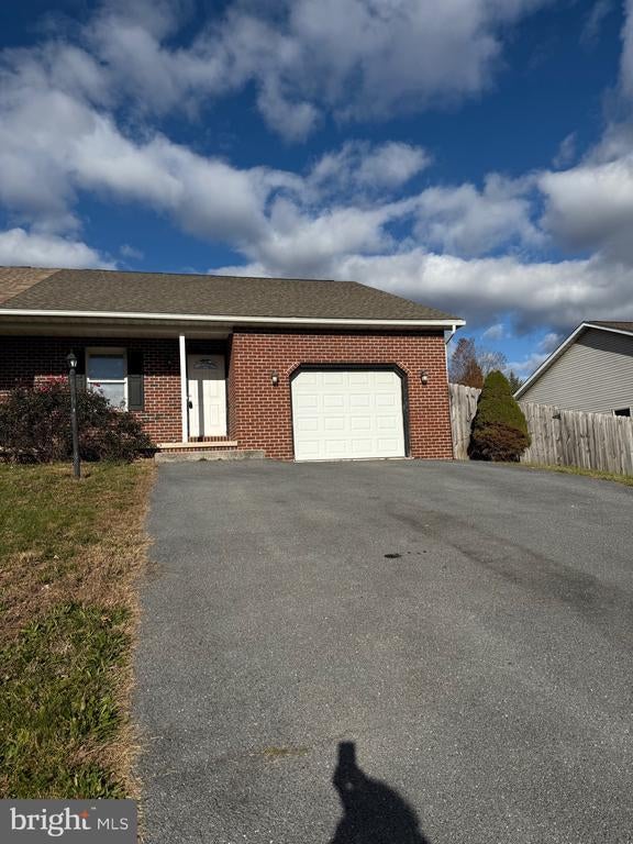 18 Larch Drive, Shippensburg