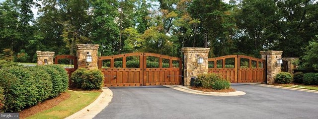 440 Mountainwoods Dr, Lake Harmony