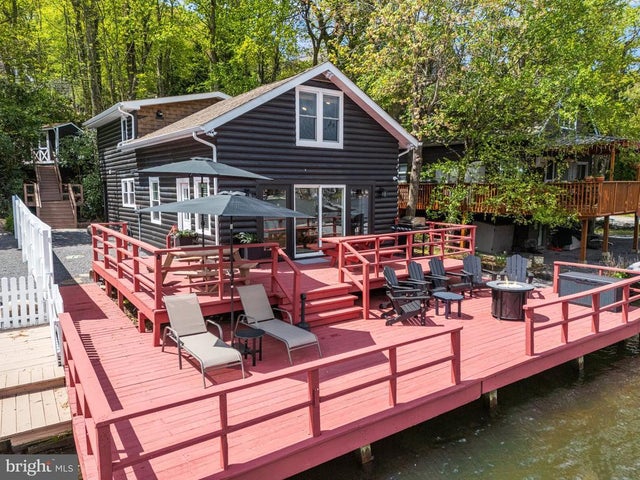 36 S Lake Dr, Lake Harmony