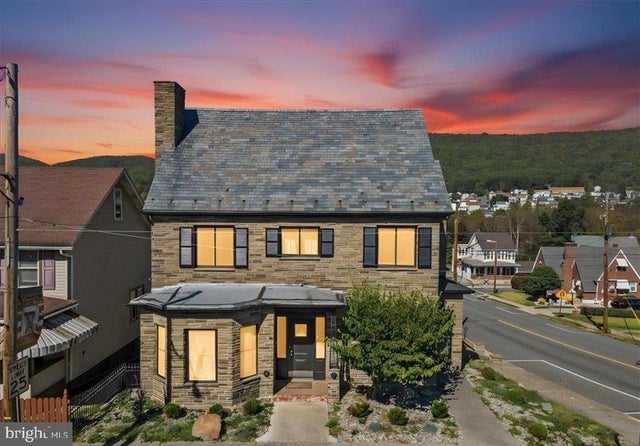 2 W Catawissa St, Nesquehoning