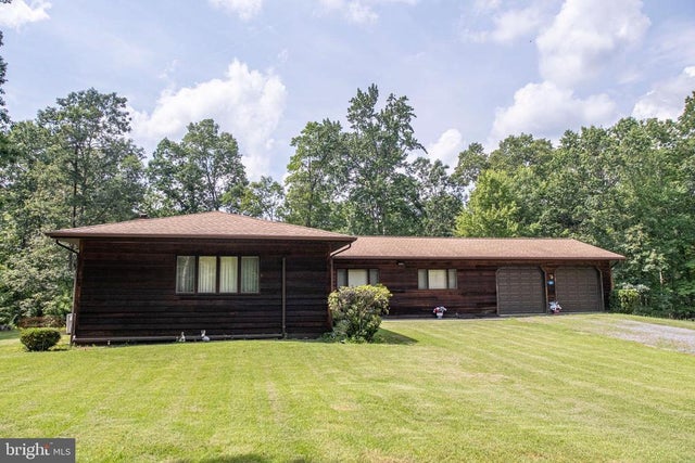 600 Houtz Ln, Port Matilda