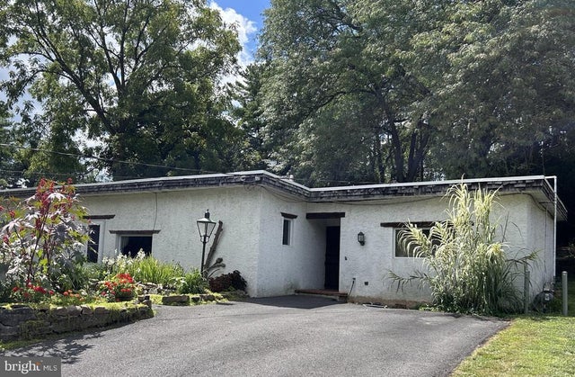 108 Grandview Rd, State College