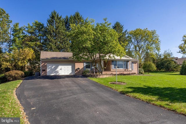 212 Seneca Cir, State College