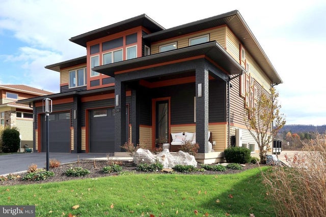 180 Derek Dr, Boalsburg