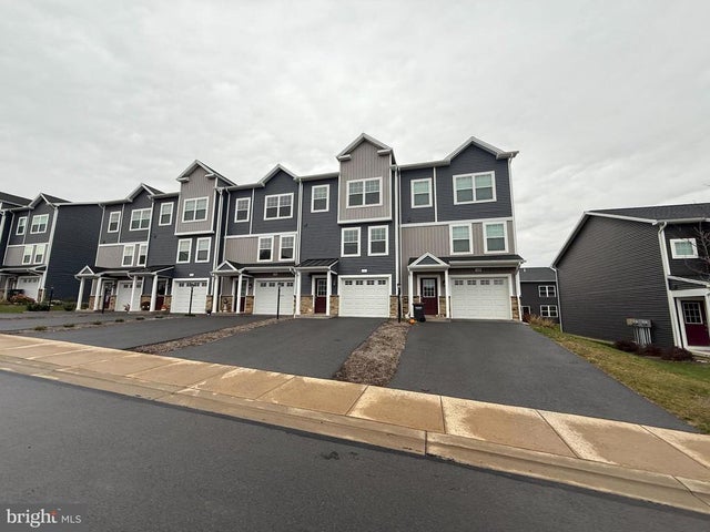 111 Veery Way, Port Matilda