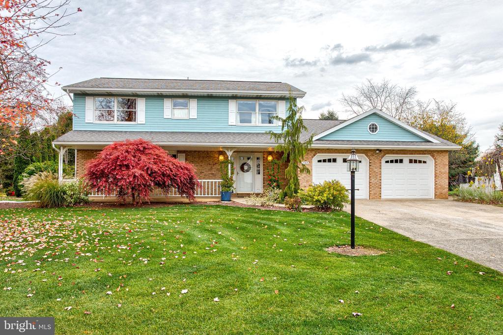 1765 Cambridge Dr, STATE COLLEGE