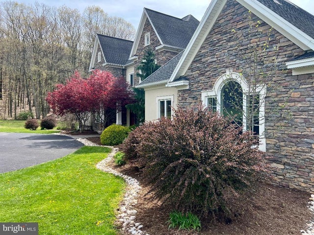 324 Quarry Dr, Bloomsburg