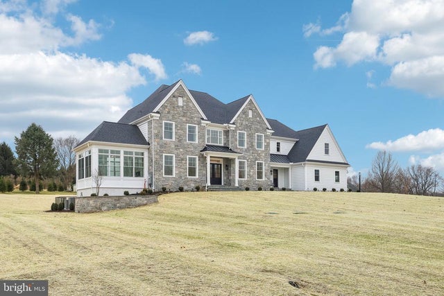 1337 Carolannes Way #b3, West Chester