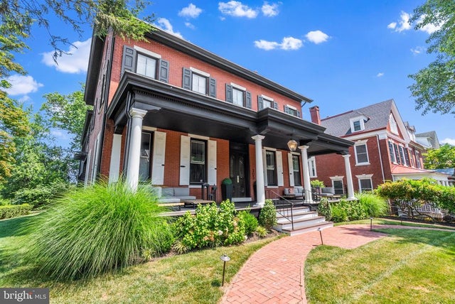 305 S Walnut St, West Chester