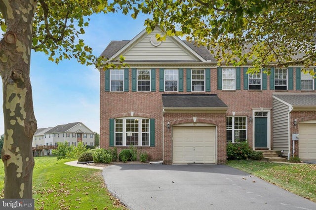 190 Penns Manor Dr, Kennett Square