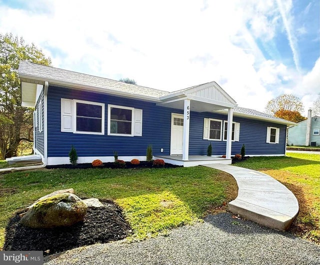 653 State Rd, West Grove