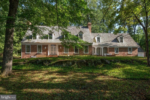 8 Foxchase Rd, Malvern