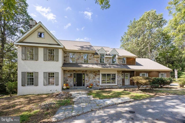 61 Howson Ln, Glenmoore
