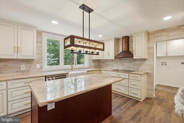 346 N Warren Ave, Malvern