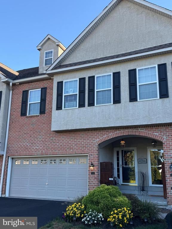 210 Spring Ln, West Chester