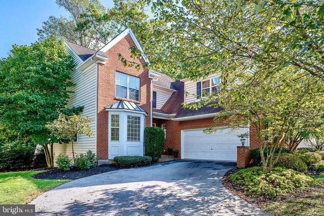 5 Shady Brook Ln, Malvern