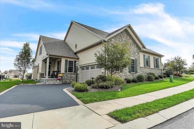 219 Honeycroft Blvd, Cochranville