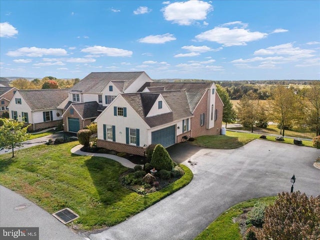 619 Homestead Dr, Elverson