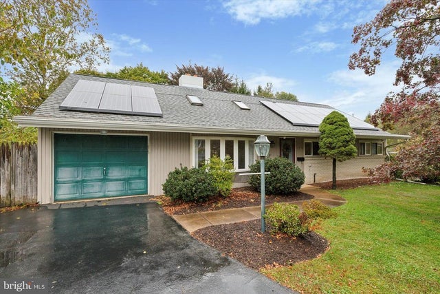 1209 Thistlewood Ln, West Chester