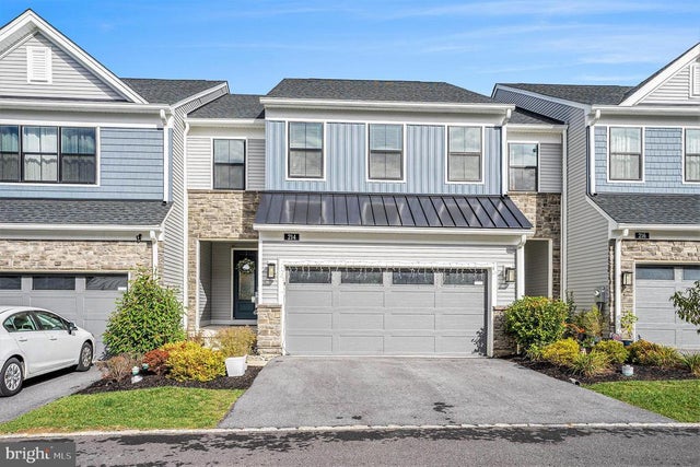 214 Iris Ln, Chester Springs