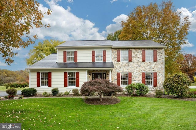 100 Brookhollow Dr, Downingtown