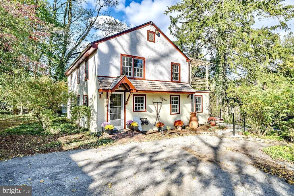 525 Hopewell Rd, DOWNINGTOWN