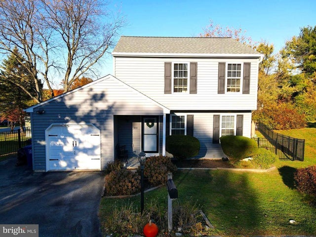 68 Essex Ct, Downingtown