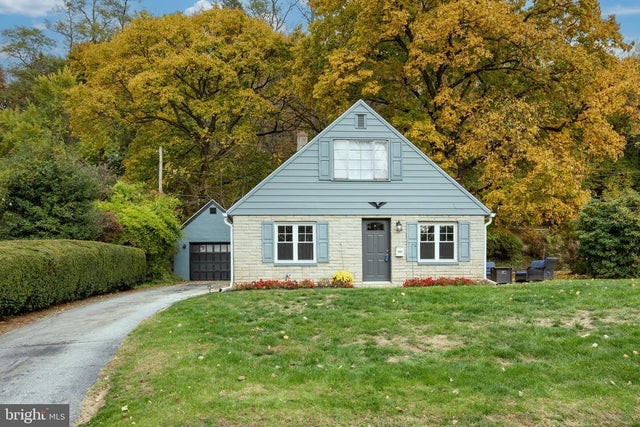 735 Hillside Dr, West Chester