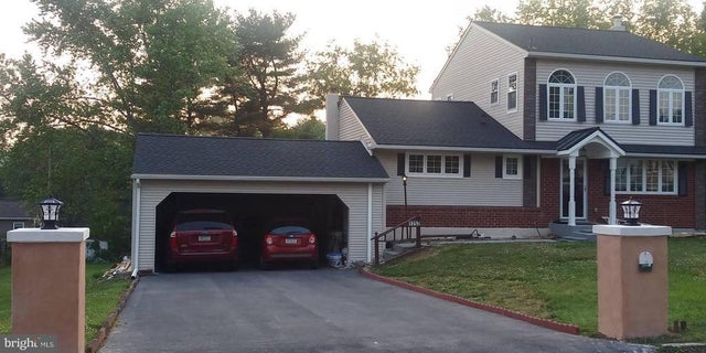 1252 Memory Ln, West Chester